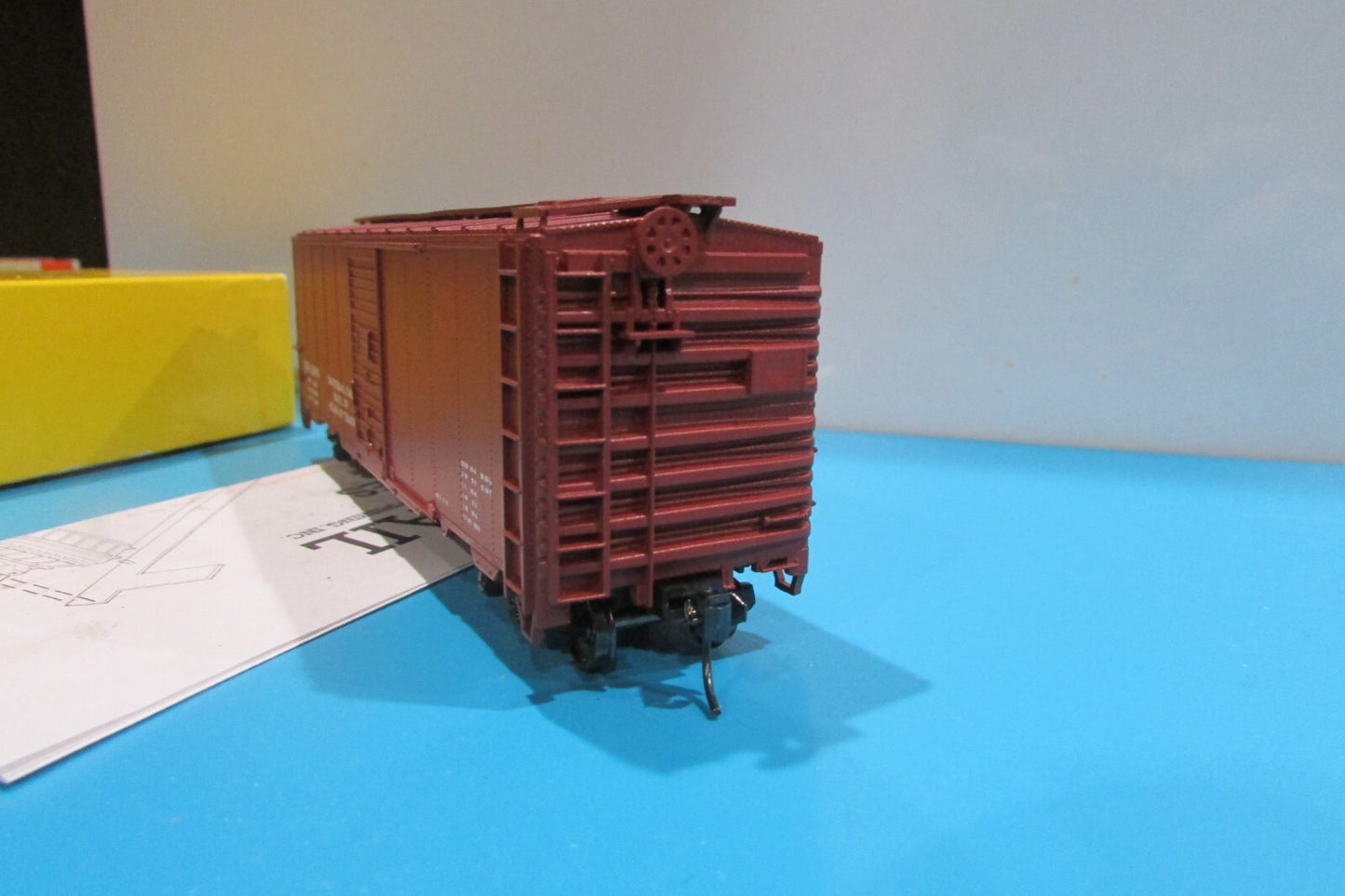 Ho Scale Accurail 3285 40' Steel AAR BoxCar M of W (oxide) Lot#0691