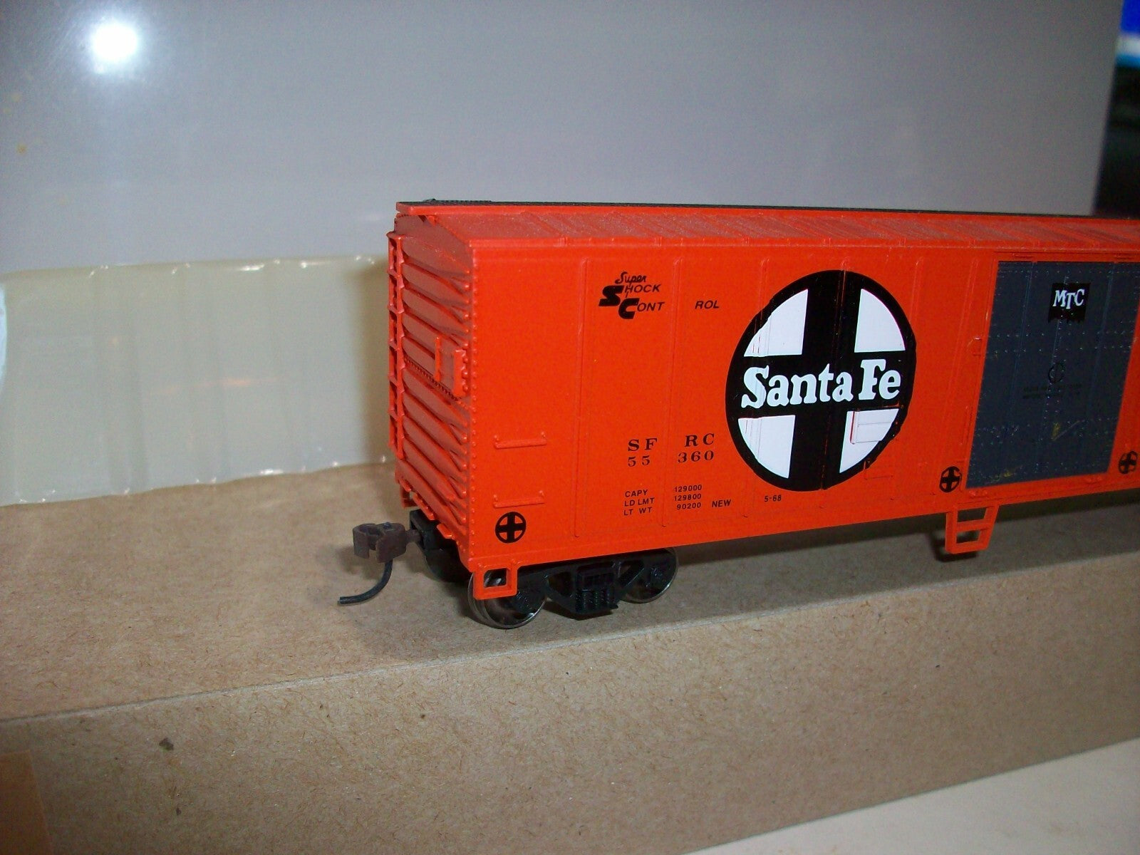 HO Scale Bachmann 50' Steel Reefer Car "Santa Fe" Lot#0455