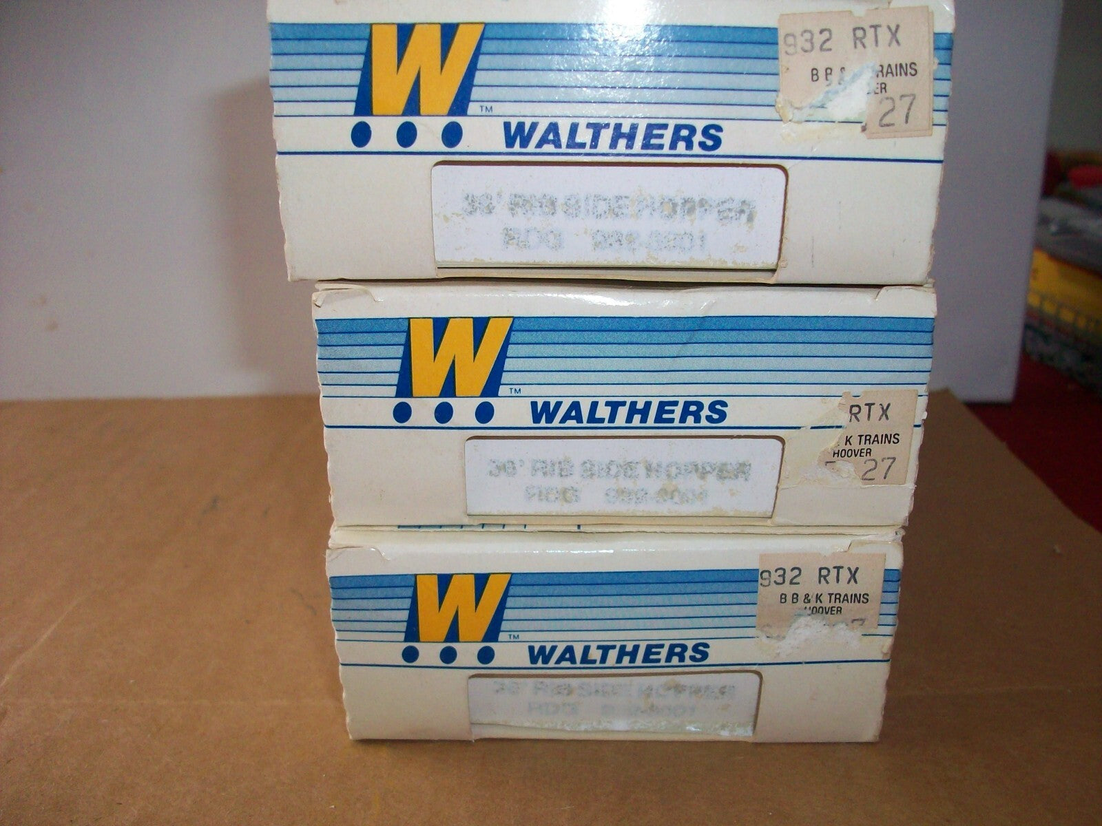 HO Scale Walthers 932-3001 (3) 36' Rib Side Hoppers "READING" Lot#4076