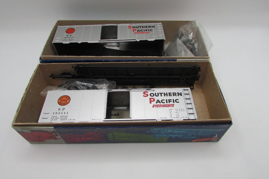 HO Scale RoundHouse (2) Southern Pacific Overnight 40' Boxcars Kits Lot#4785