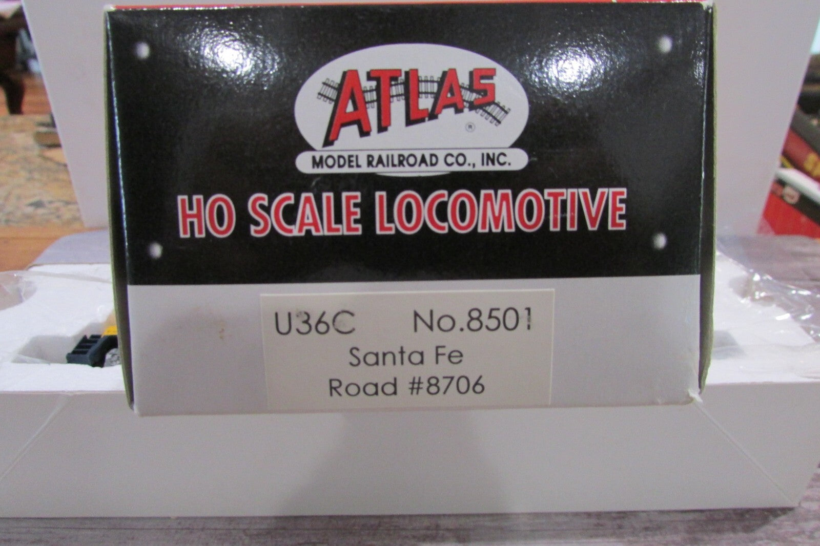 HO Scale Atlas 8501 U36C Santa Fe Diesel Locomotive #8706 Lot#2968