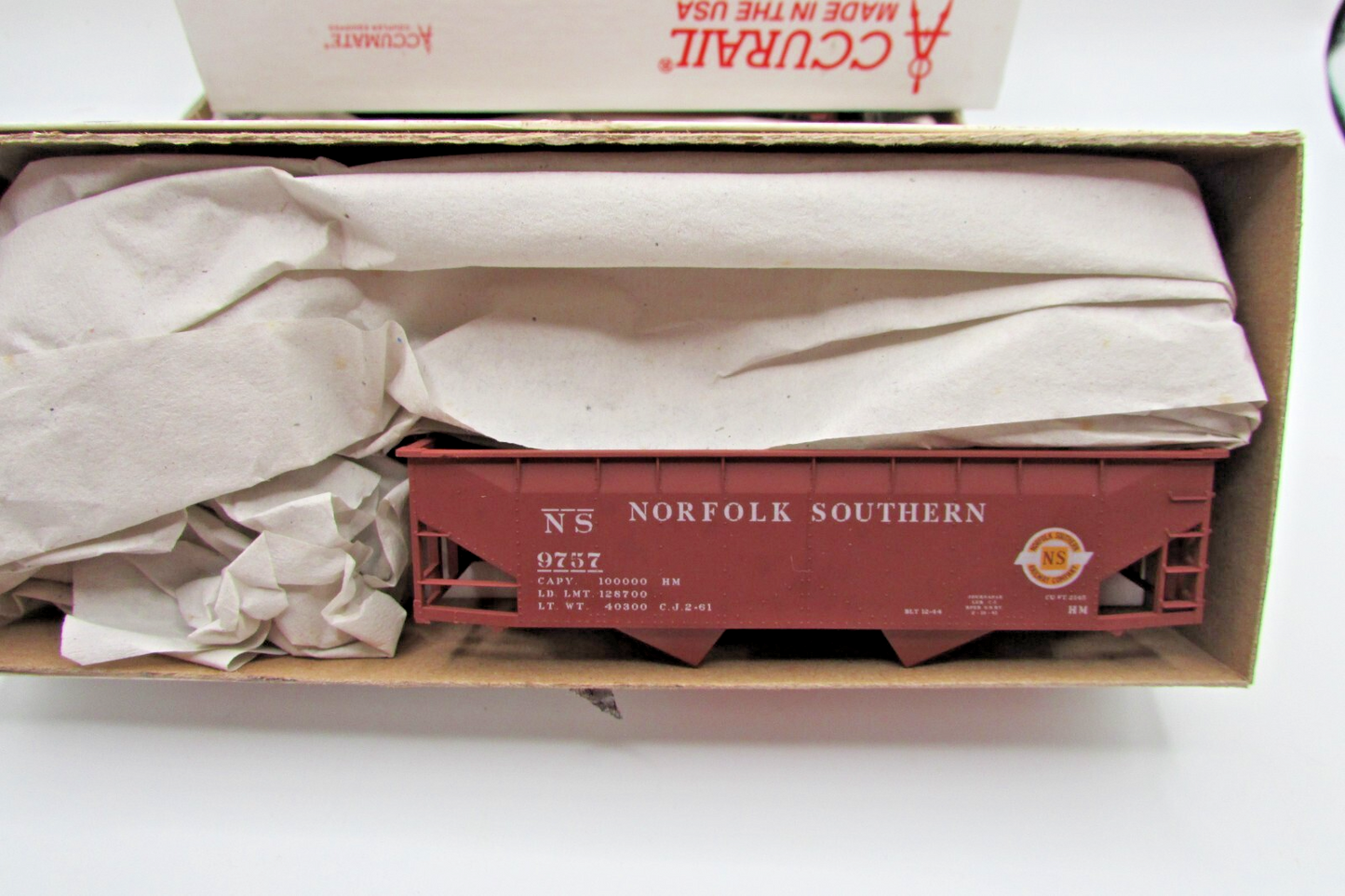HO Scale Accurail (4) Assorted Freight Cars Kits Norflok Southern Lot#4815