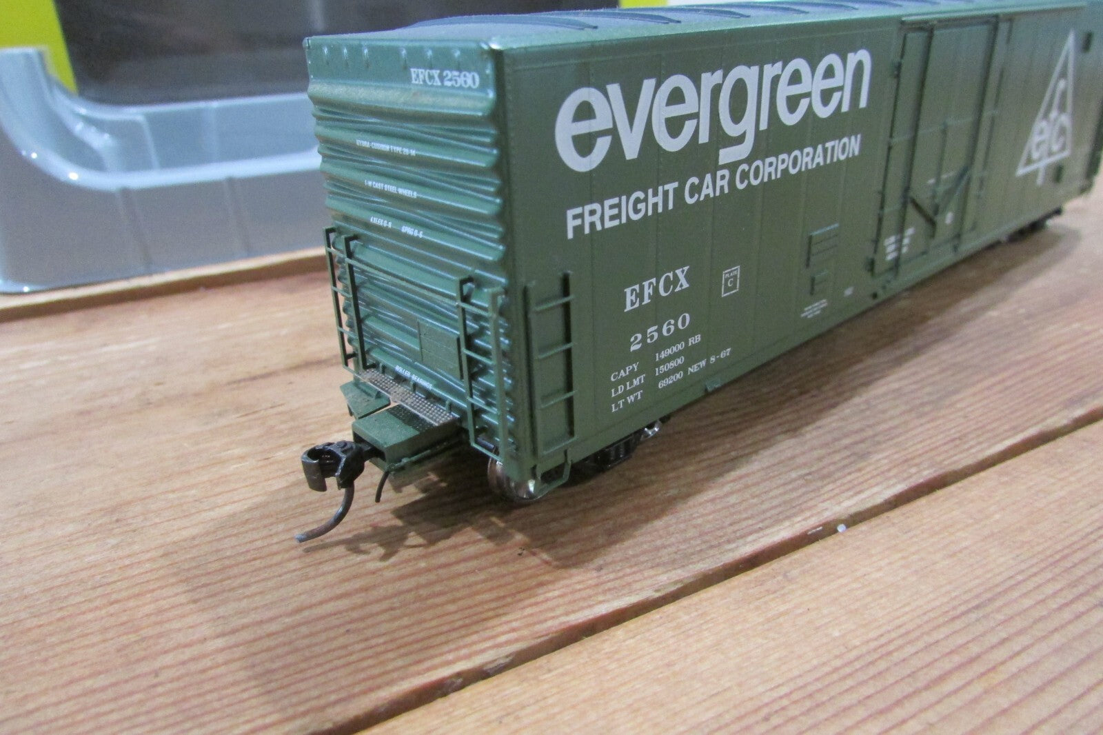 HO Scale Athearn G4307 50' P.C & F Box Car Smooth Side 10'-6" Plug Door ATH4608