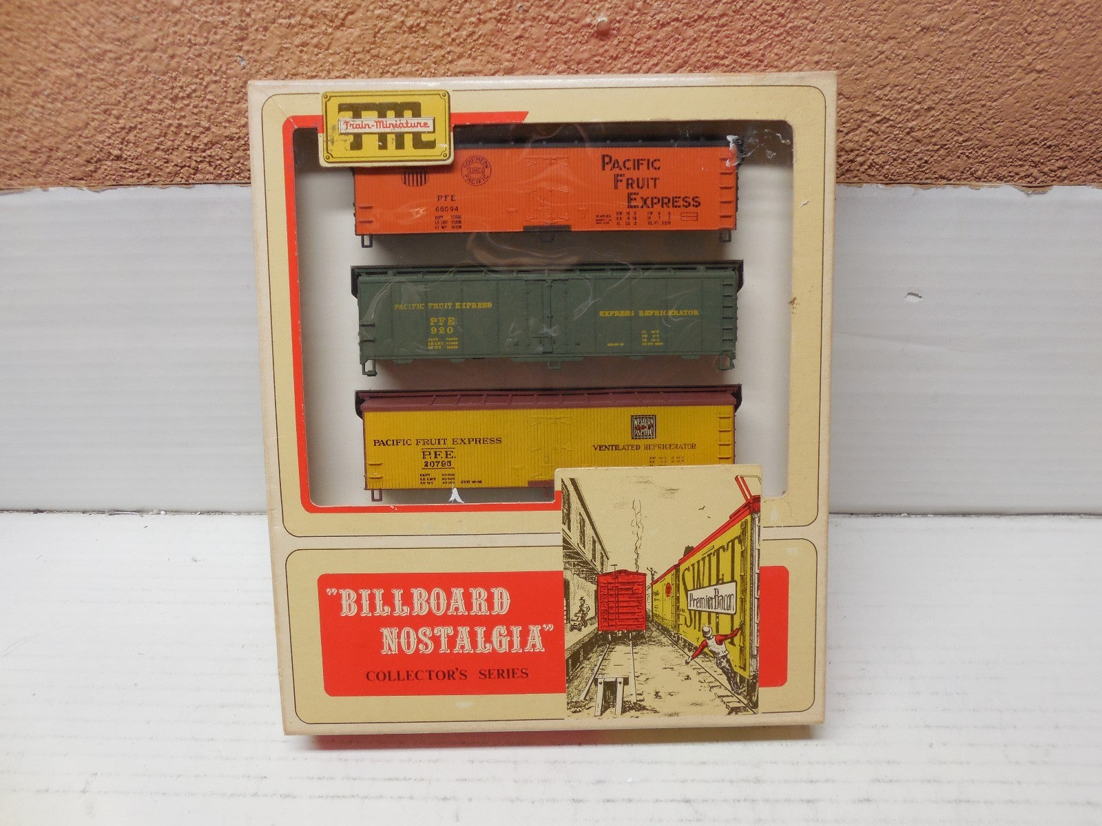Ho Scale  Train-Miniature 8707 Billboard Nostalgia Pacific F.E Kit Lot#3971