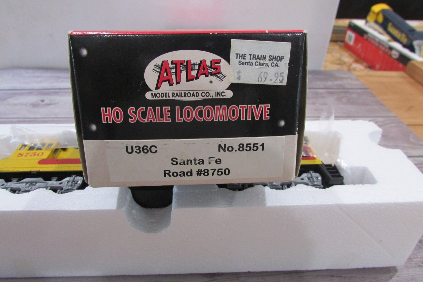 HO Scale Atlas 8551 U36C Santa Fe Diesel Locomotive #8750 Lot#2969