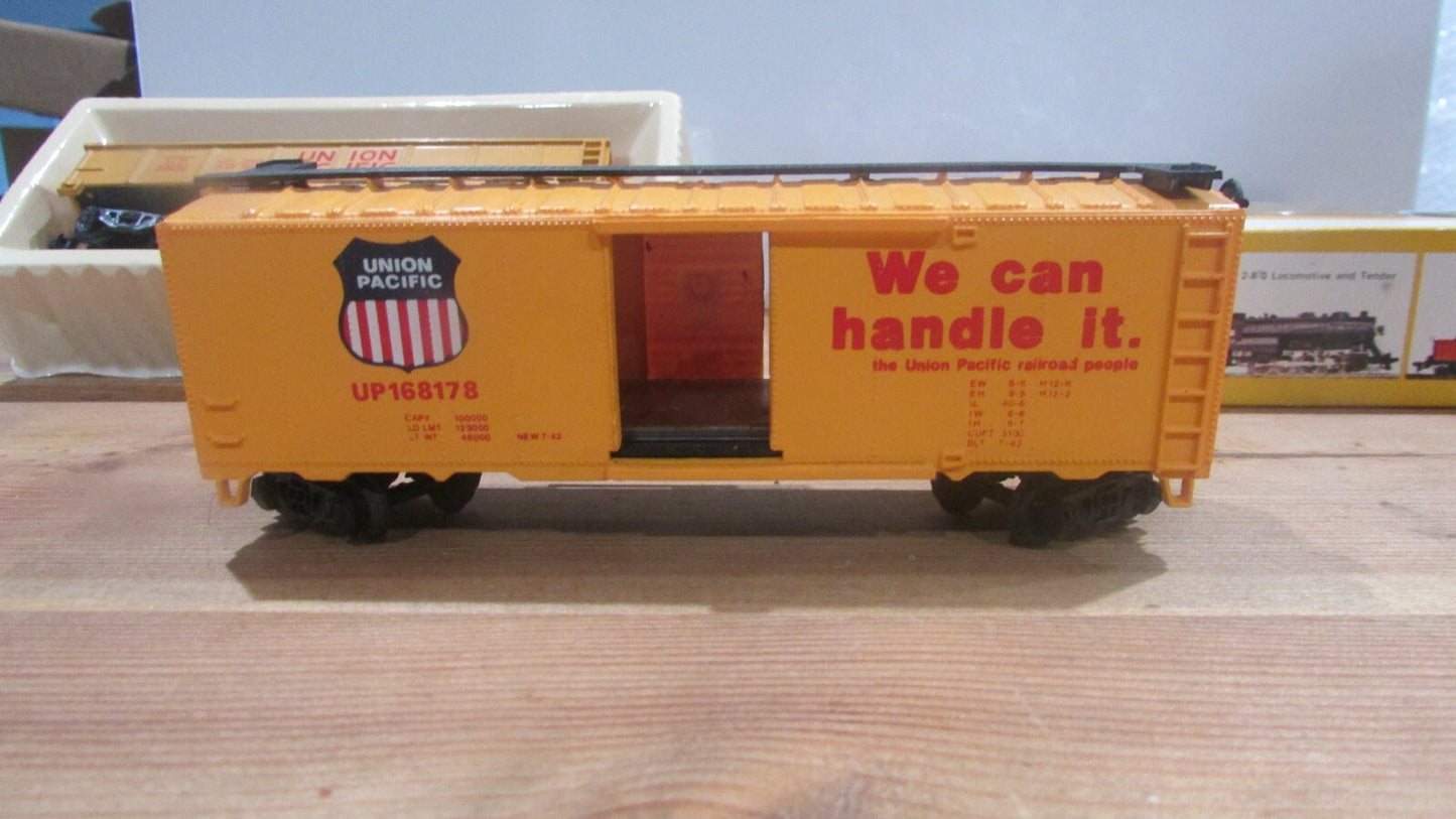 HO Scale (4) Assorted Freight Car Union Pacific LOT#0287