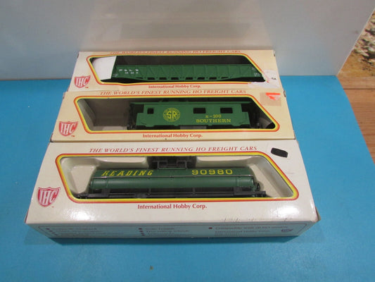 Ho Scale IHC (3) Assorted Freight Cars P&LE, SOUTHERN, READIND Lot#2434