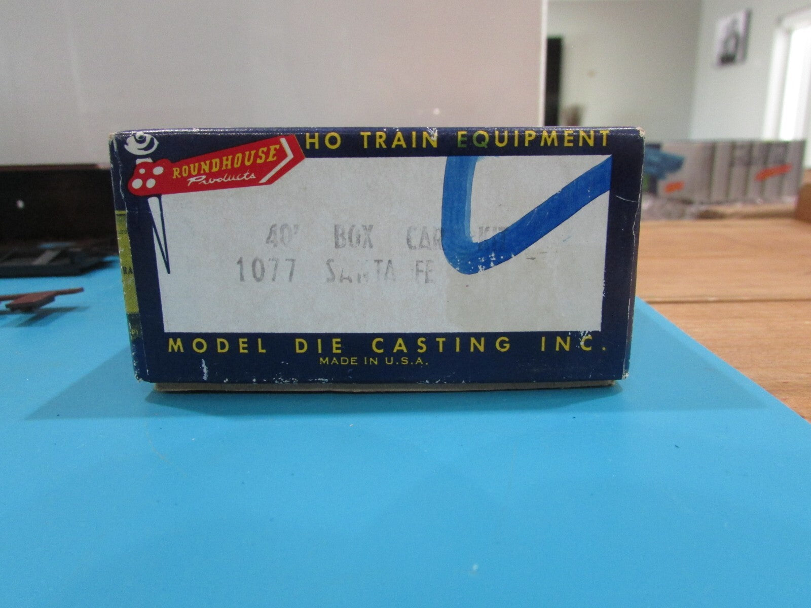 HO Scale RoundHouse 1077 40' Box Car Kit Santa Fe Rail Way #277149 RH4283