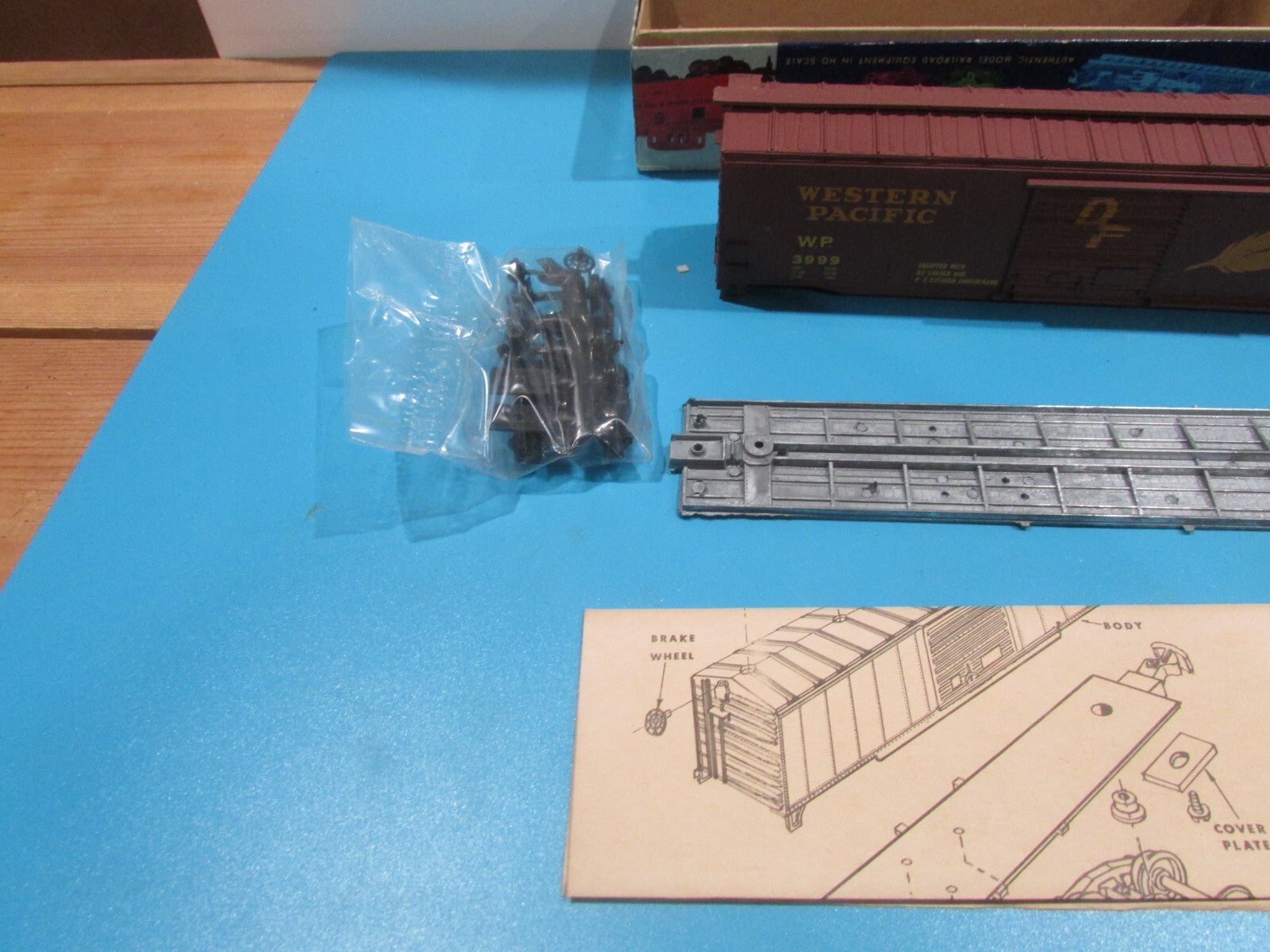 HO Scale RoundHouse 50' BoxCar Western Pacific  RH4328