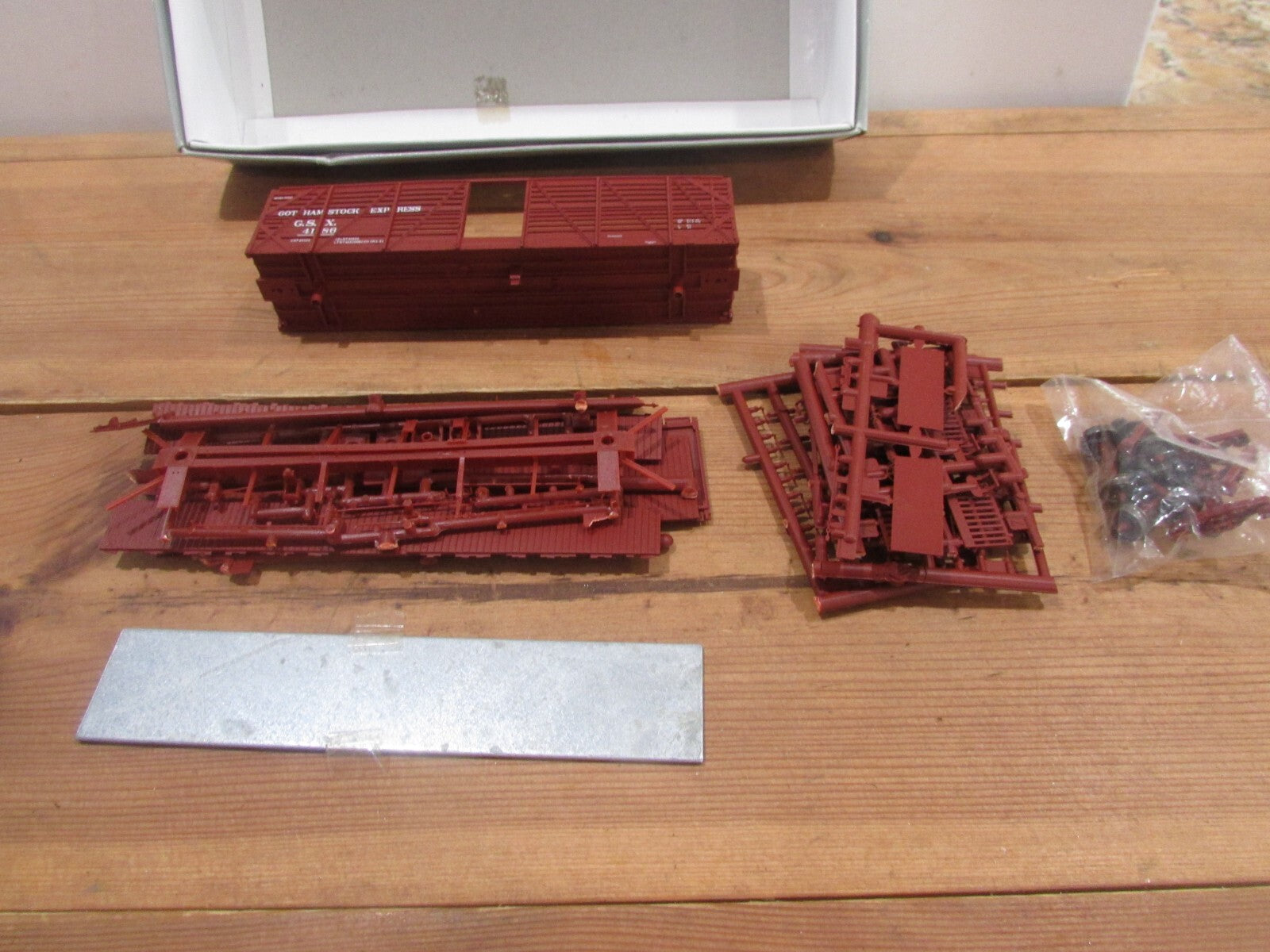 HO Scale Life-Life Proto 2000 Series (2)Mather 40' Double Stock Cars  Lot#3546