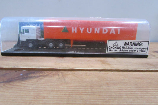 HO Scale Smart Toys Truck  & Trailer Collectible E Series Hyundai Lot#4225