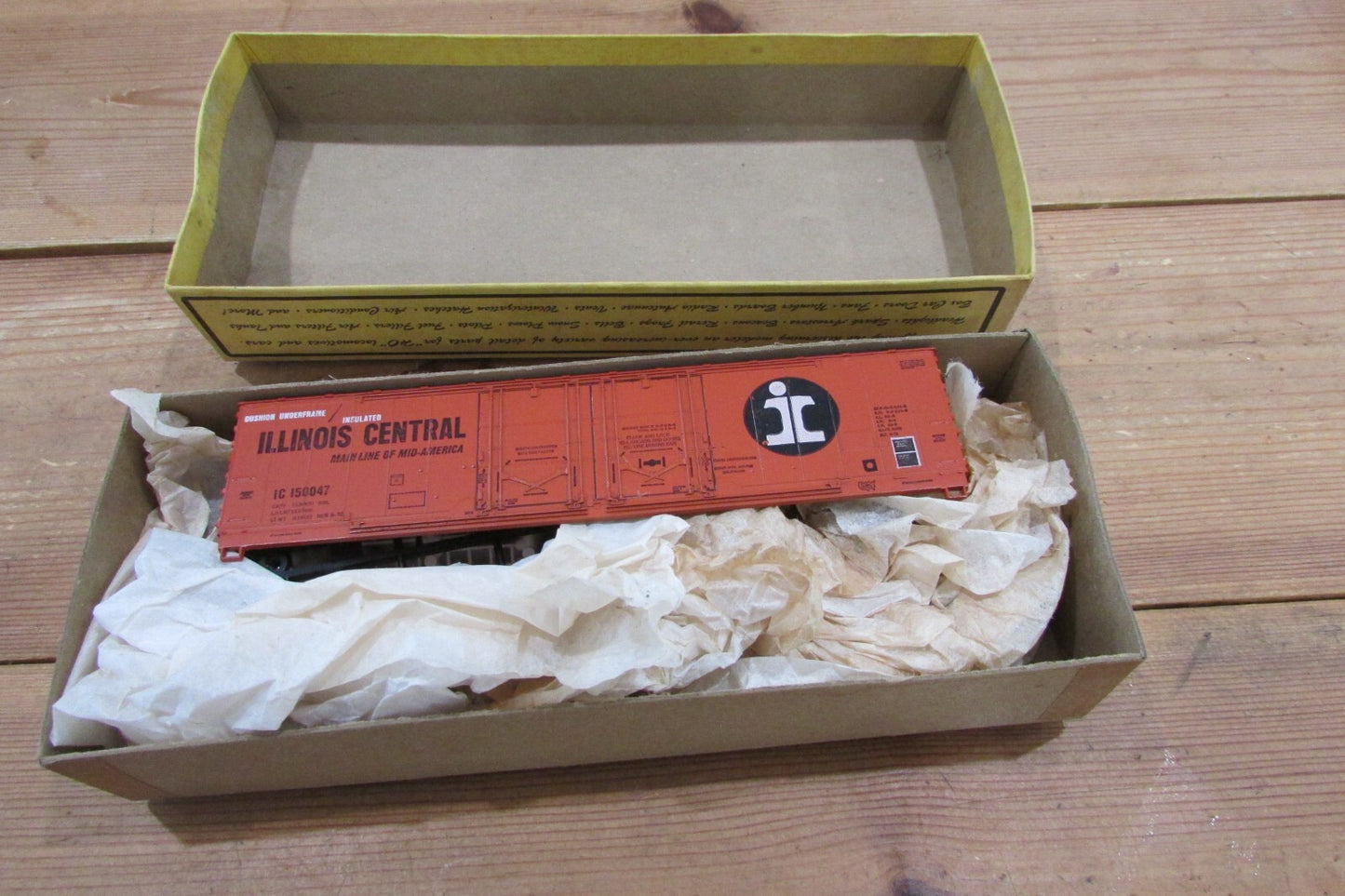 HO Scale Details West 50' Insulated Box Car Illinois Central  Lot#4709