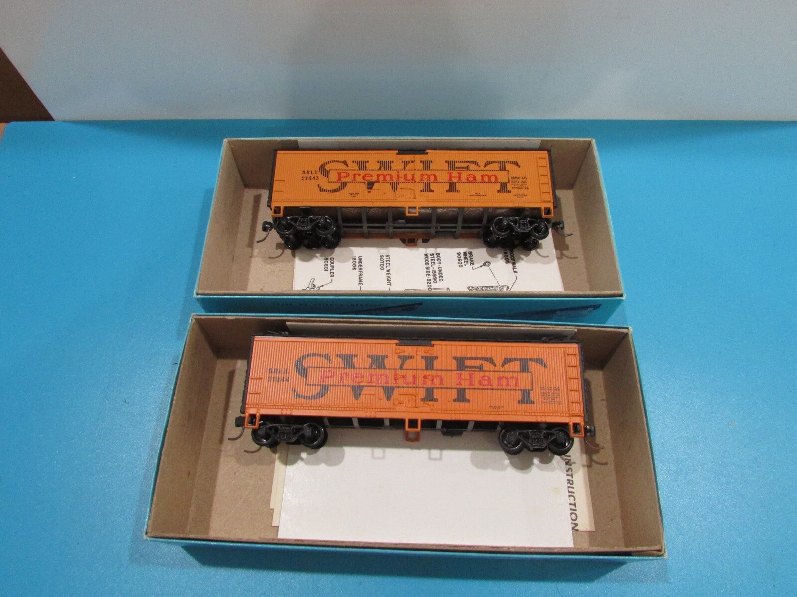 HO Scale Athearn (2) Swift Premium Ham Reefer Cars Lot#0997