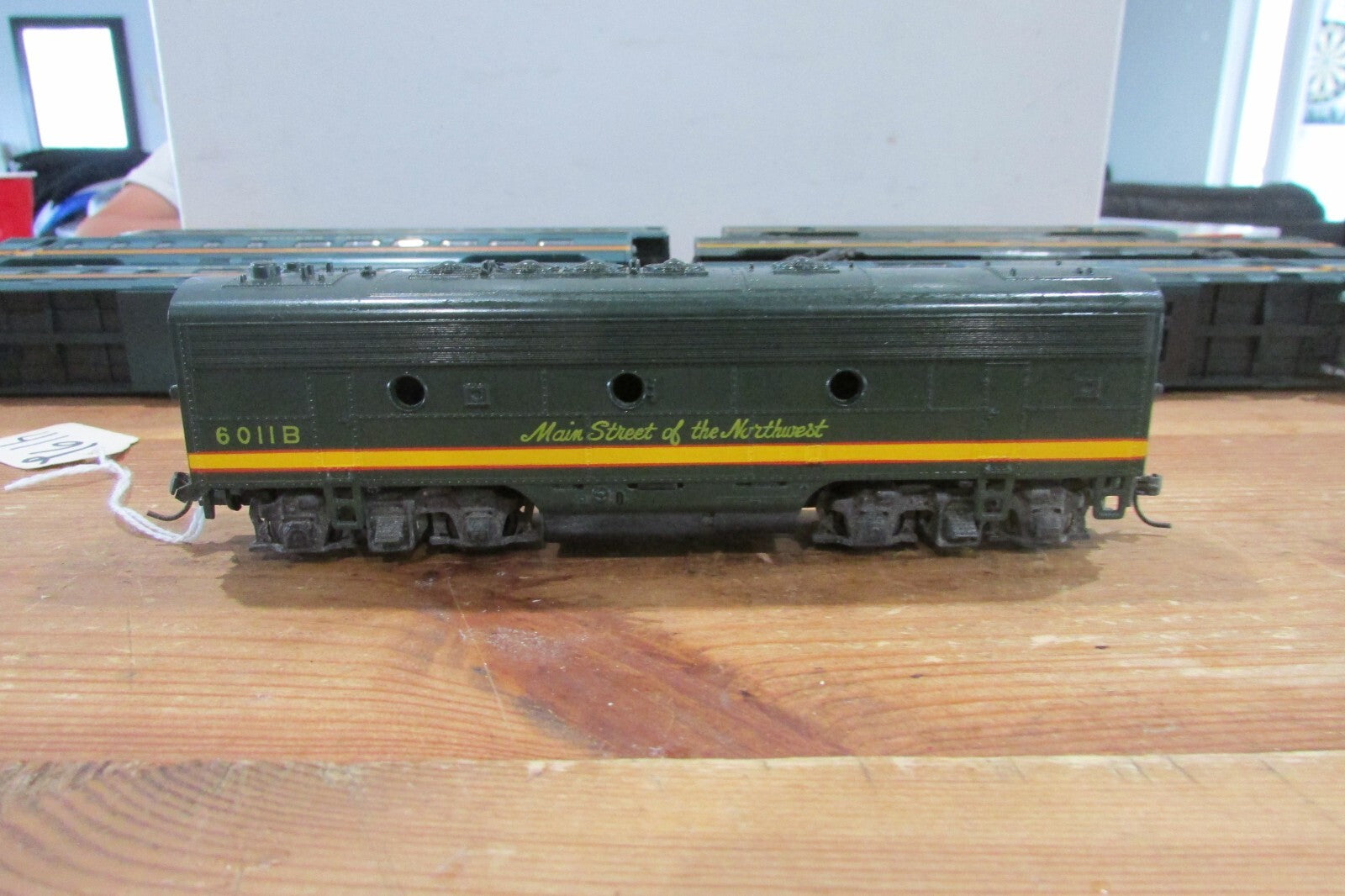 HO Scale Athearn Assorted  (6)Passenger Cars & (1) Unit B Dummy NP Lot#3745