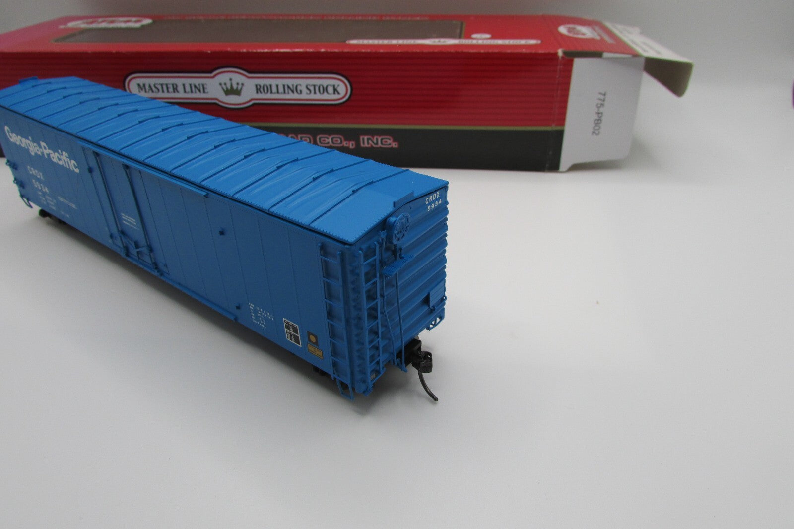 HO Scale Atlas 20-004-645 50' Plug Door Box Car  A4668