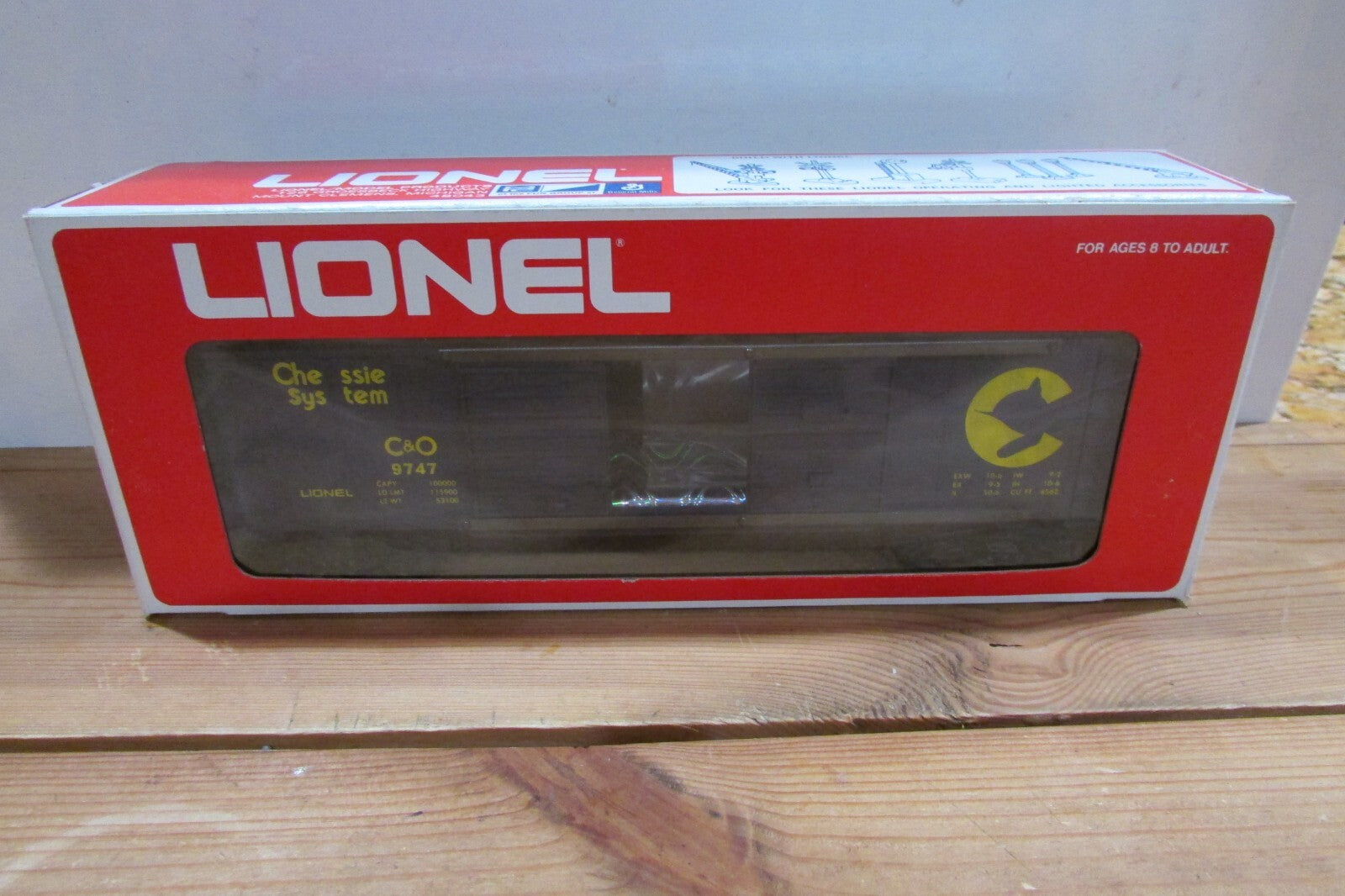 O Gauge  Lionel 69747 Chessie Double Door Box Car