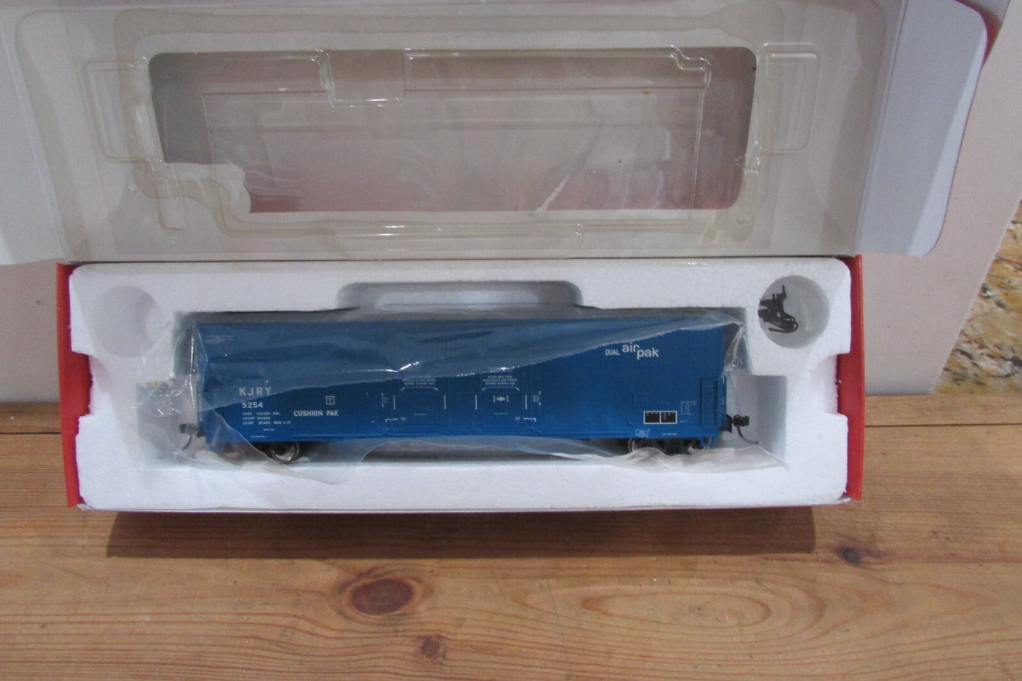 HO Scale Atlas 20-000-109 Evans 53 DPD Box Car  A4596