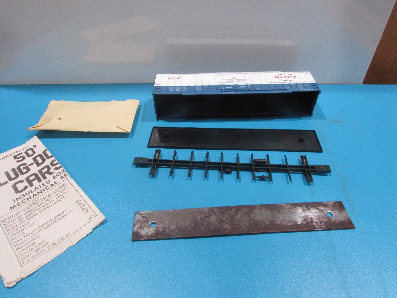 HO Scale Athearn 5284 50ft Plug Door Box Car Kit Nestle Lot#0851