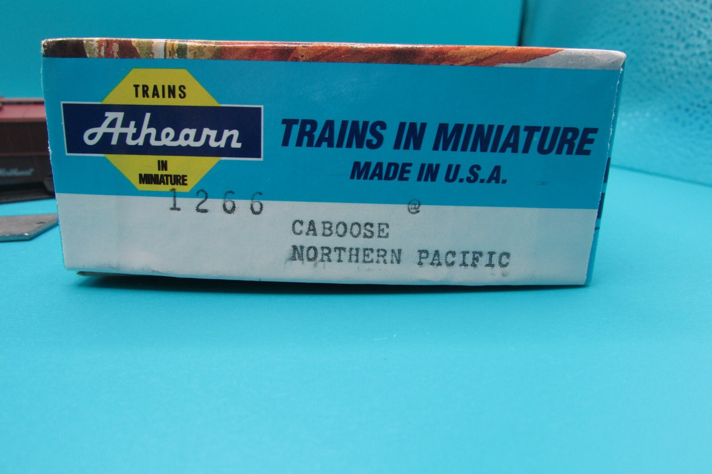 HO Scale Athearn 1266 Northern Pacific Caboose Car Kit   Lot#4510