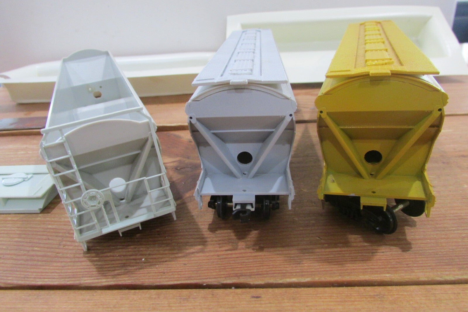 HO Scale Front Range Products(3) ACF 3Bay Grain Cars Undecorated  Lot#4733