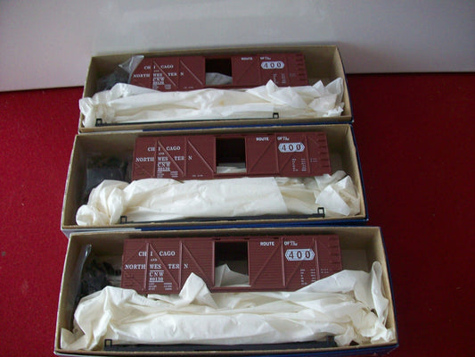 HO Scale (3)RoundHouse 40' Truss Boxcar "C & N.W" Lot#0298