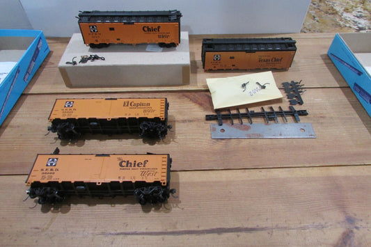 HO Scale Athearn (4) Assorted Freight Cars 40ft Reefer ATSF Lot#4228