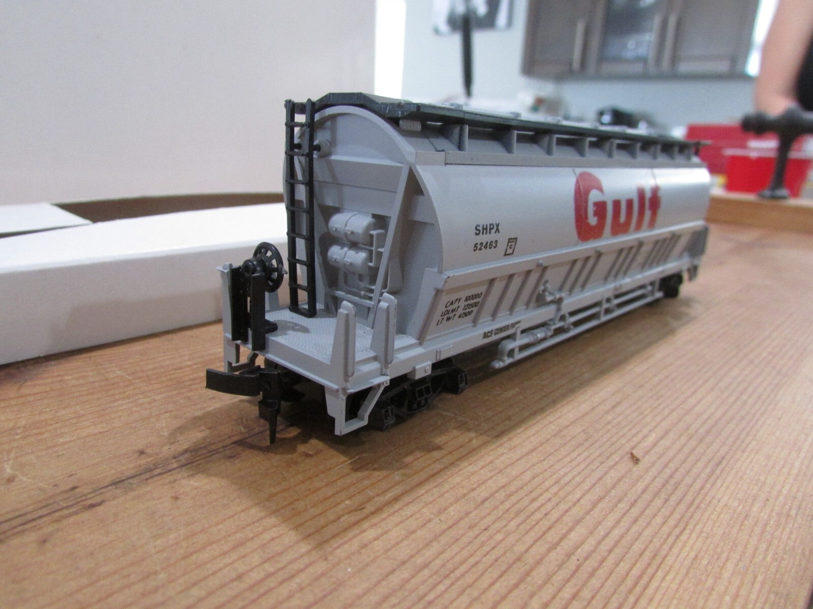 HO Scale AHM 5427E GULF Center Flow Car SHPX #52463