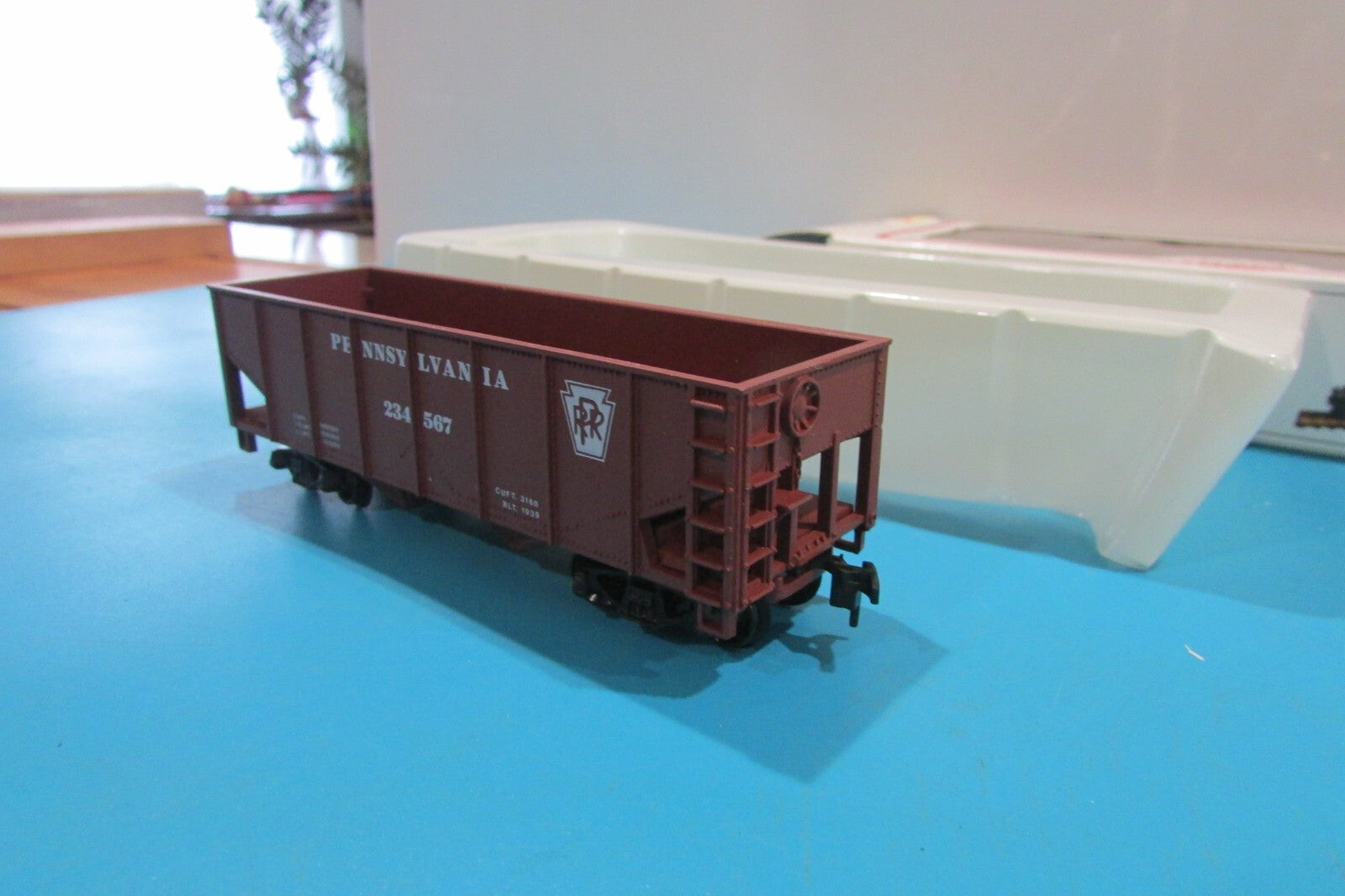 HO Scale Model Power 8063 Pennsylvania RR 36' 2Bay Open Hopper Lot#2490