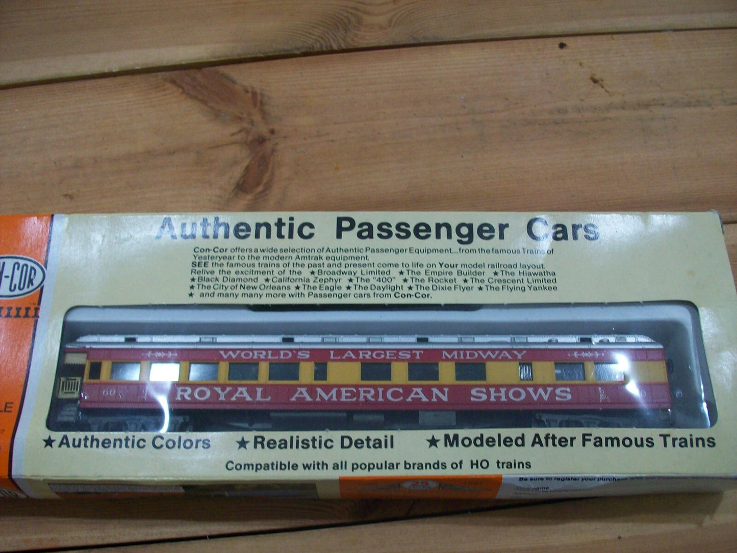 HO Scale Con-Cor 01-00908 72'ft Observation Royar American Show Car Lot#0485