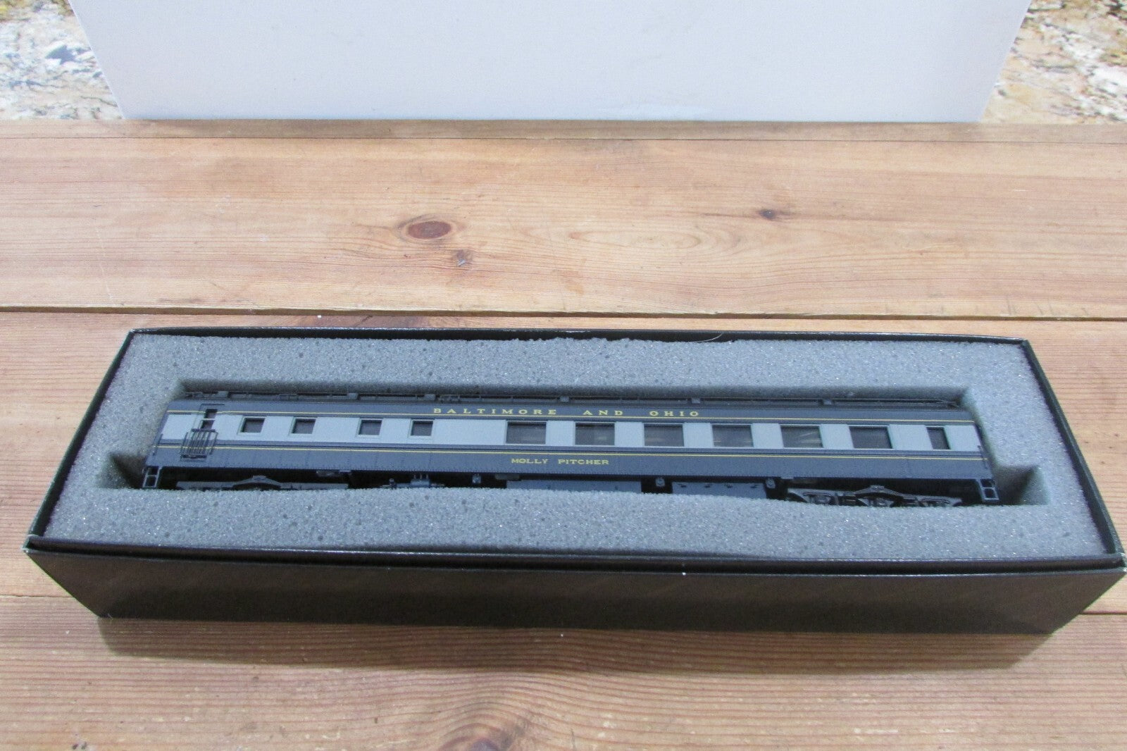 HO Scale Spectrum 89044 Baltimore & Ohio Passenger Car  Lot#4781