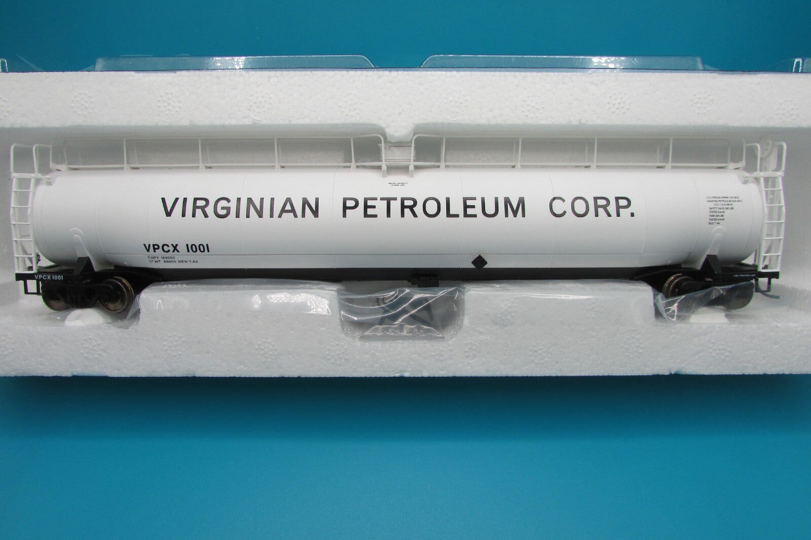 HO Scale Atlas 1733-1 ACF 33,000 Gallons Tank Car    A4423