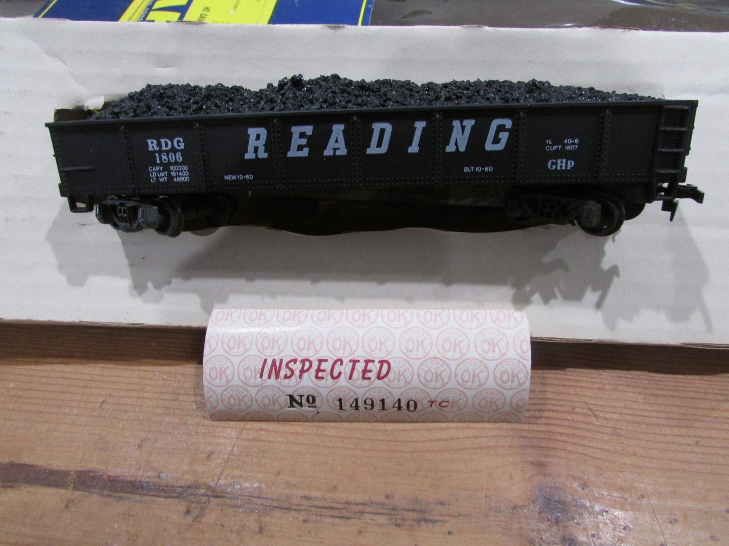 HO Scale AHM 5536 (6) Gondolas Cars #1806 with Black Load "Reading" Lot#3578