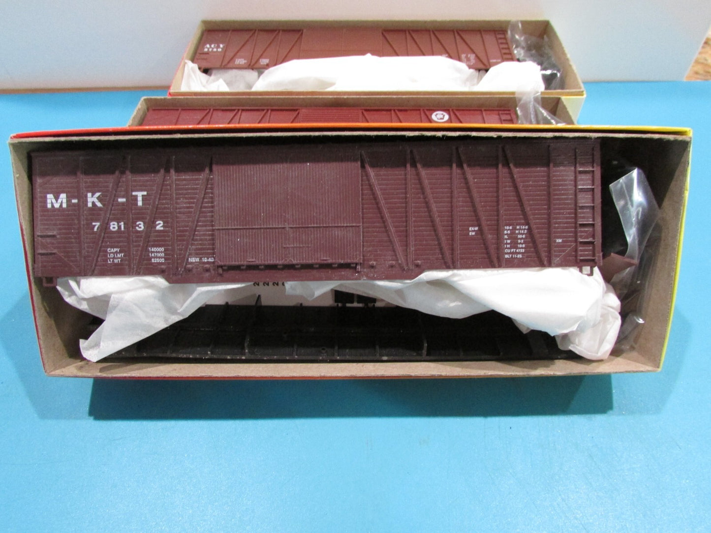 HO Scale RoundHouse Assorted 50' single & Double Door Boxcars Kits Lot#1591