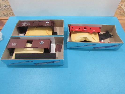 HO Scale (3) Assorted Erie Cars Kits  Lot#4122