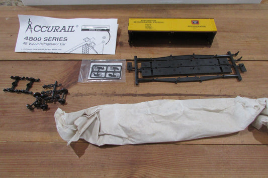 HO Scale Accurail 4801 40' Wood Reefer Kit Burlington