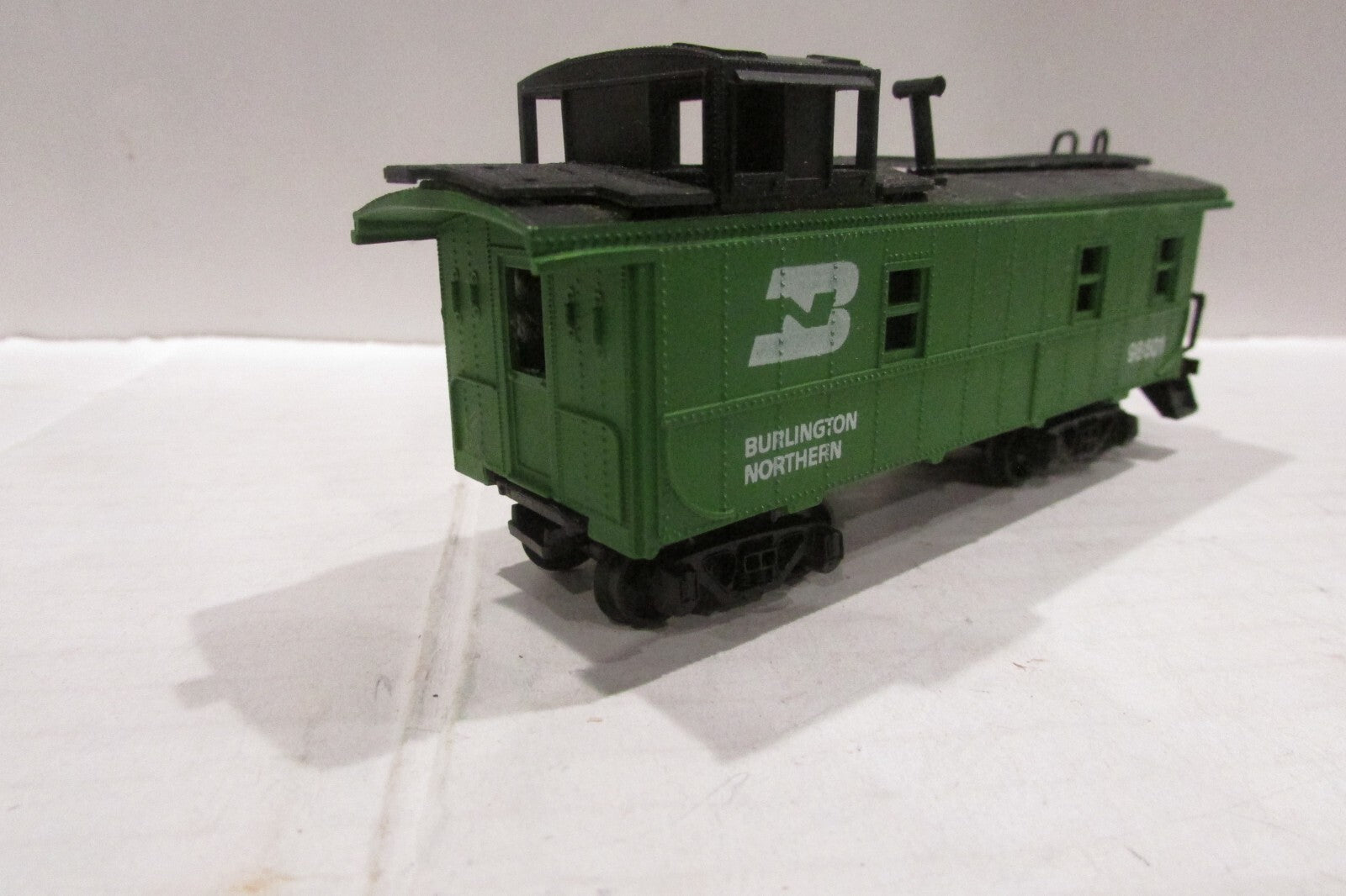 Ho Scale Lionel Burlington Northern Caboose 98601 L4392