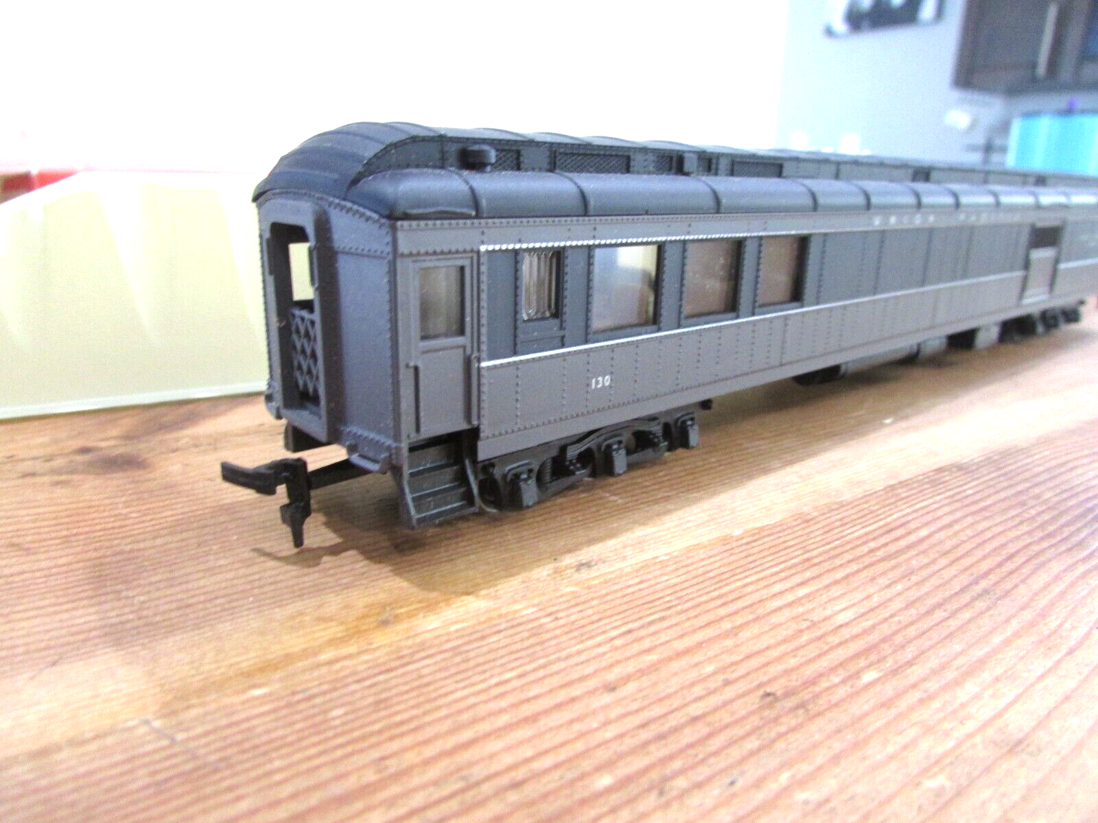 HO Scale Rivarossi Union Pacific REA Combine Passenger Car #130 Lot#3549