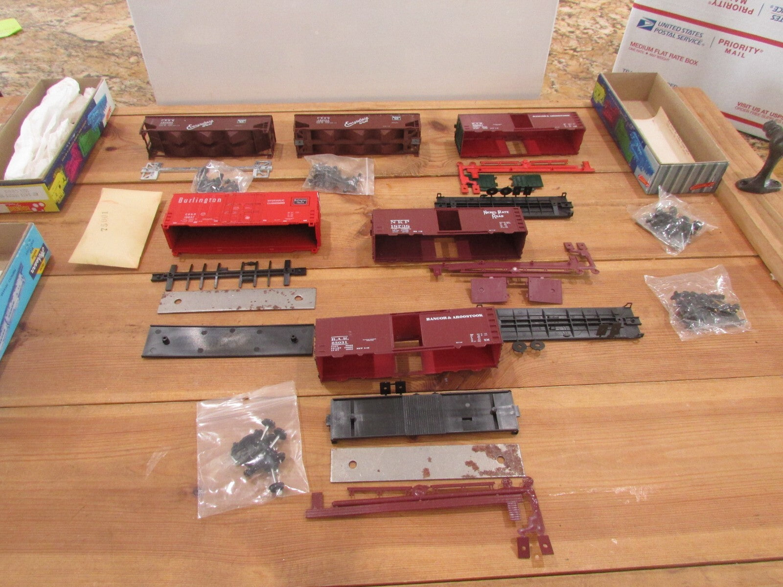 HO Scale Roundhouse & Athearn (6) Assorted Car Kits Lot#1901