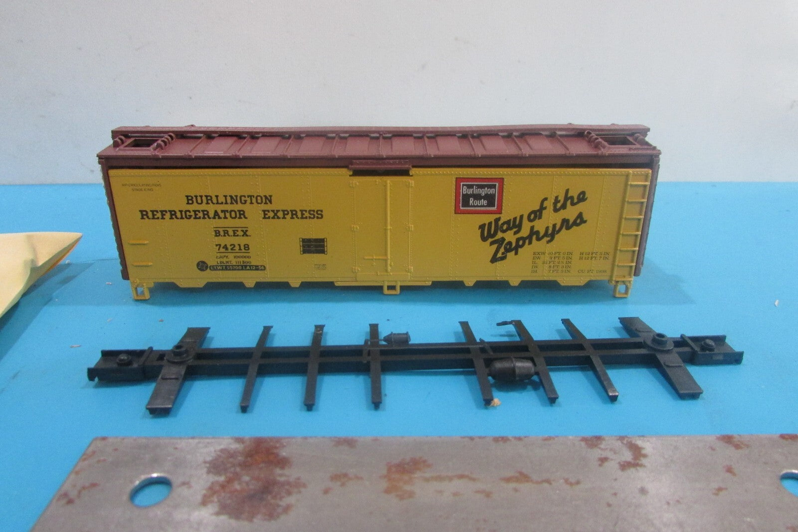 HO Scale Athearn 5027 40ft Reefer Car Kit Bret "Burlington Route"