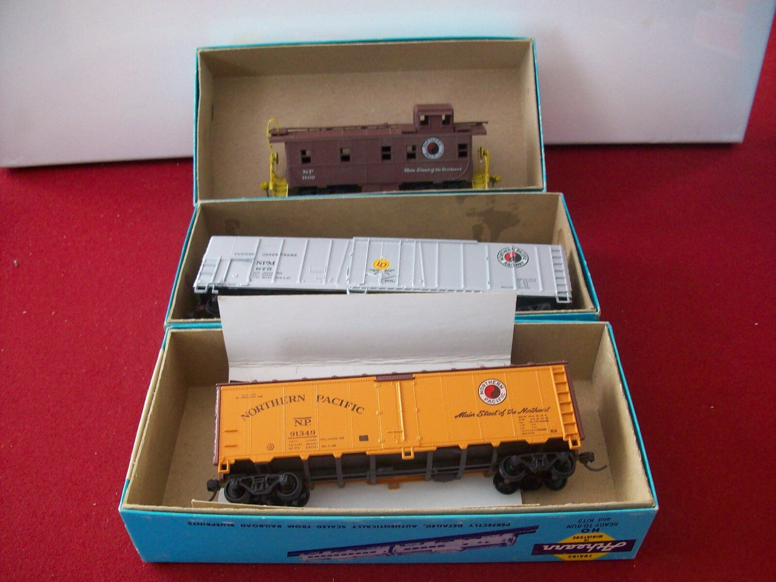 HO Scale Athearn Assorted (3) Cars Northern Pacific  Lot#4048