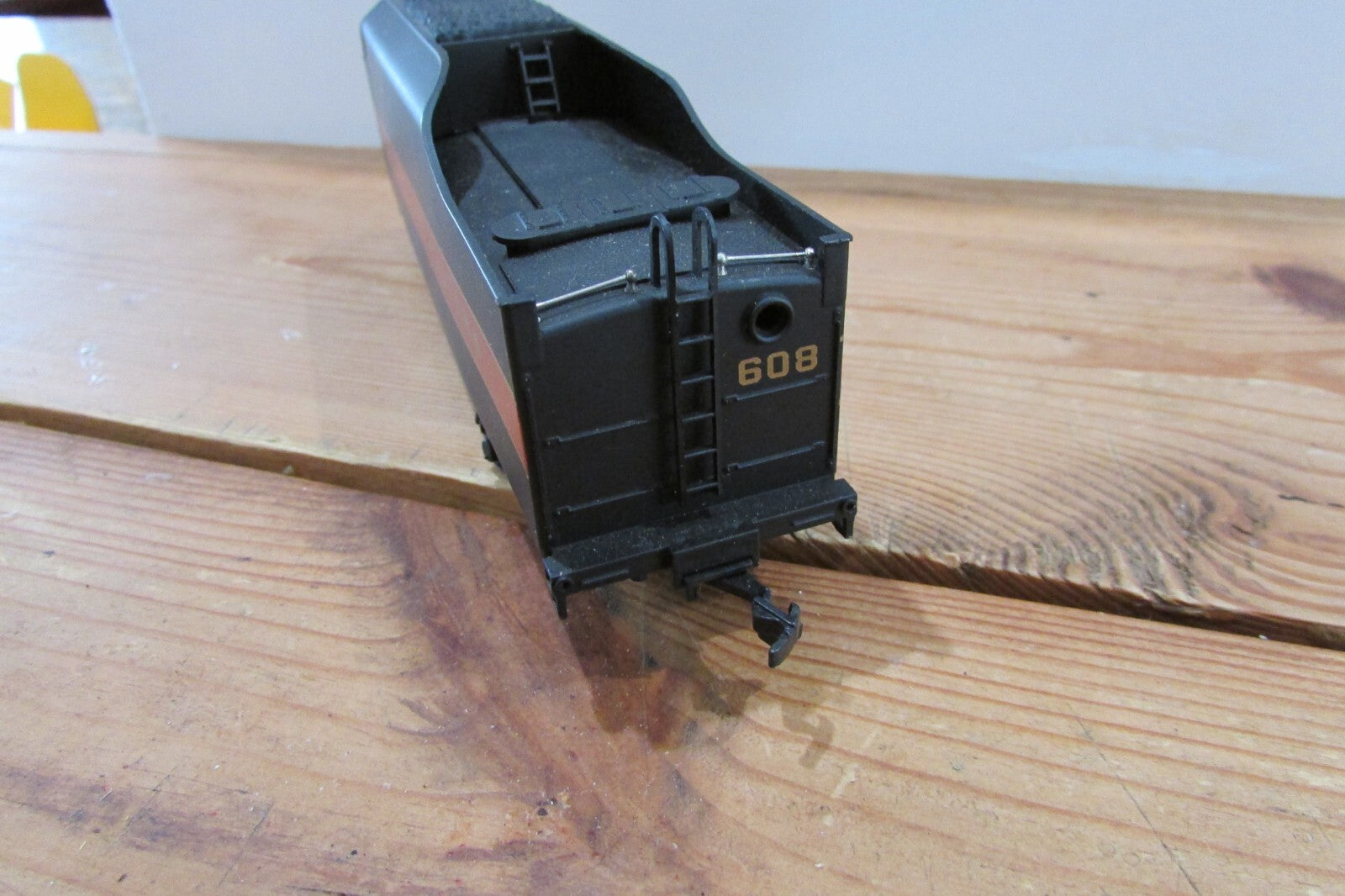 HO Scale Bachmann (2)  Hawthorne Village Patriot's Passenger Cars Lot#4135