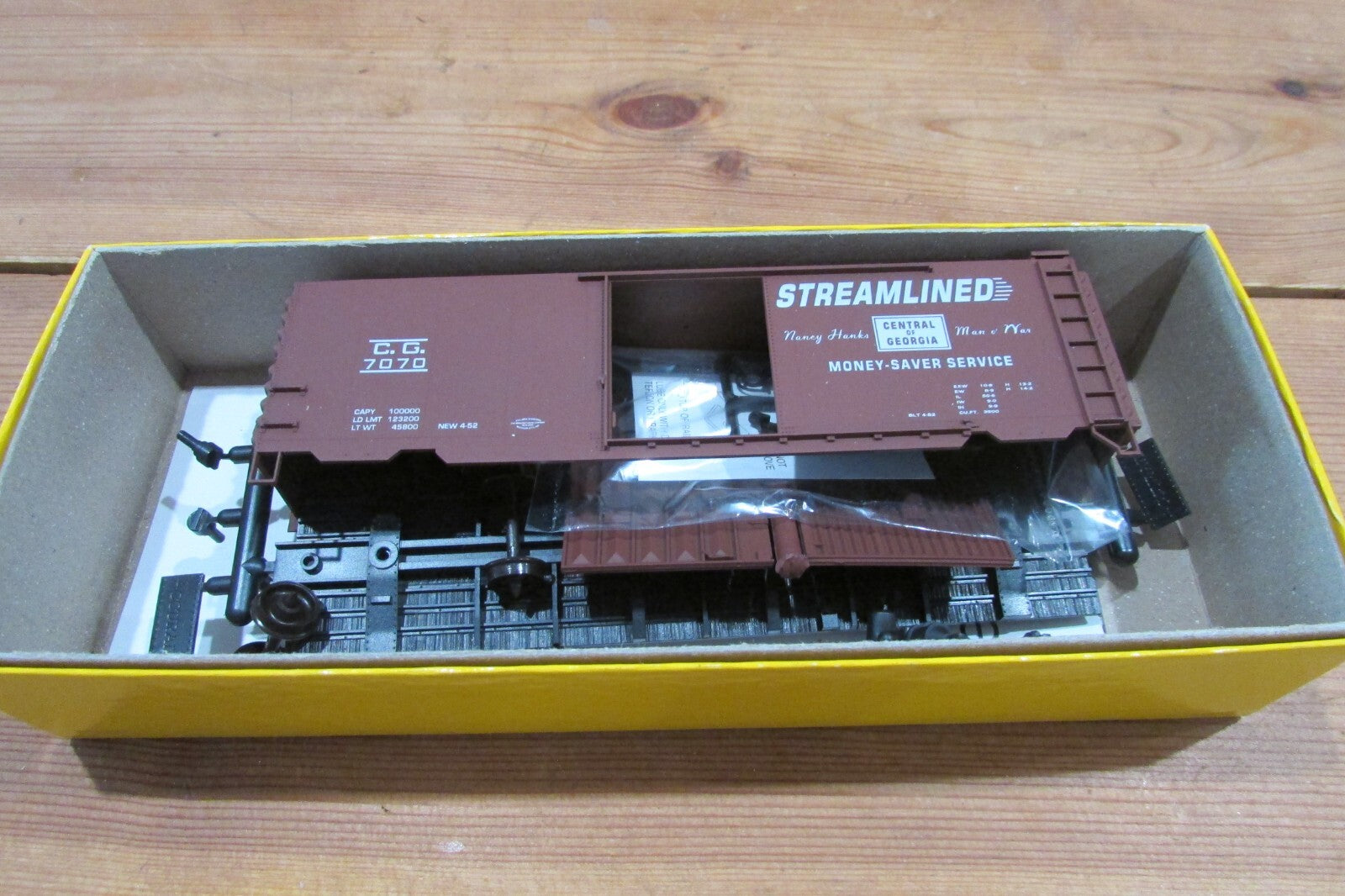 HO Scale Accurail 3224 Central of Georgia PS-1 Steel  Box Car #7070