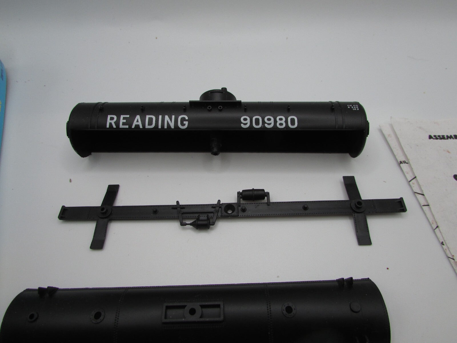 HO Scale Athearn01581 SD Tank Car Reading #90980 ATH4683