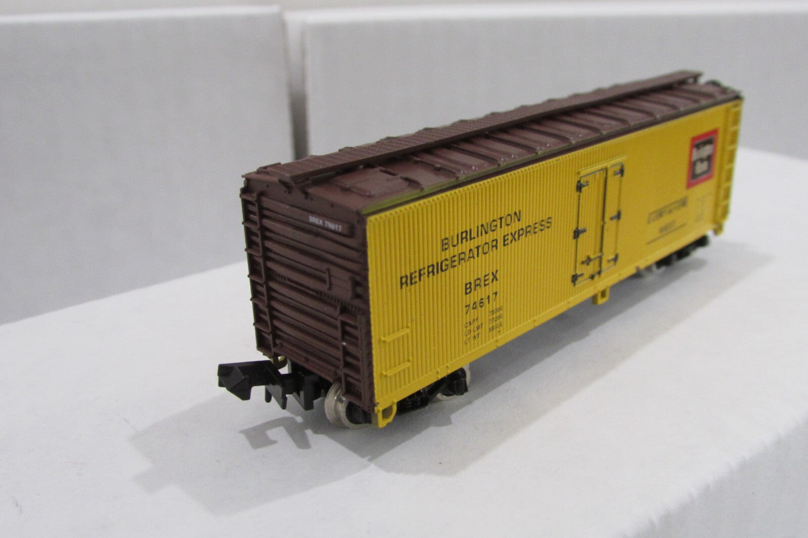 N Scale Con-Cor/BLW 1023 CB&Q Everywhere West 40' Woodside Reefer
