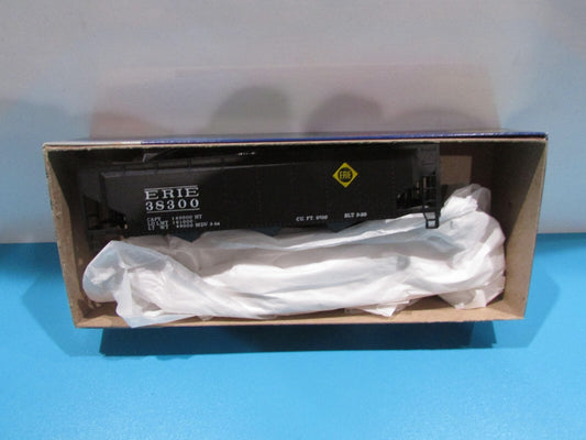 HO Scale Roundhouse 1611 3-Bay Offset Hopper Kit ERIE RH4290