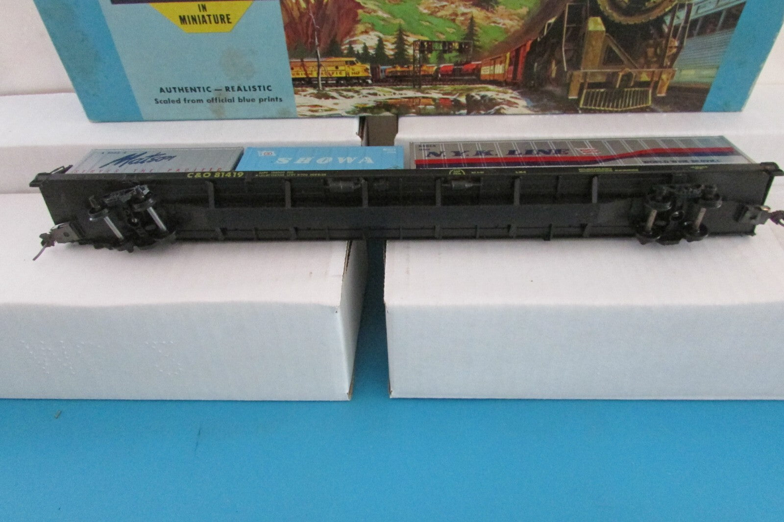 HO Scale Athearn C&O 85ft Flat Car with 3 Containers Lot#2637