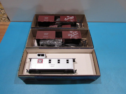 HO Scale Roundhouse (3) Burlington Route Assorted Cars  Lot#1583