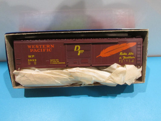 HO Scale RoundHouse 1427 40' Box Car Kit Western Pacific RH4289