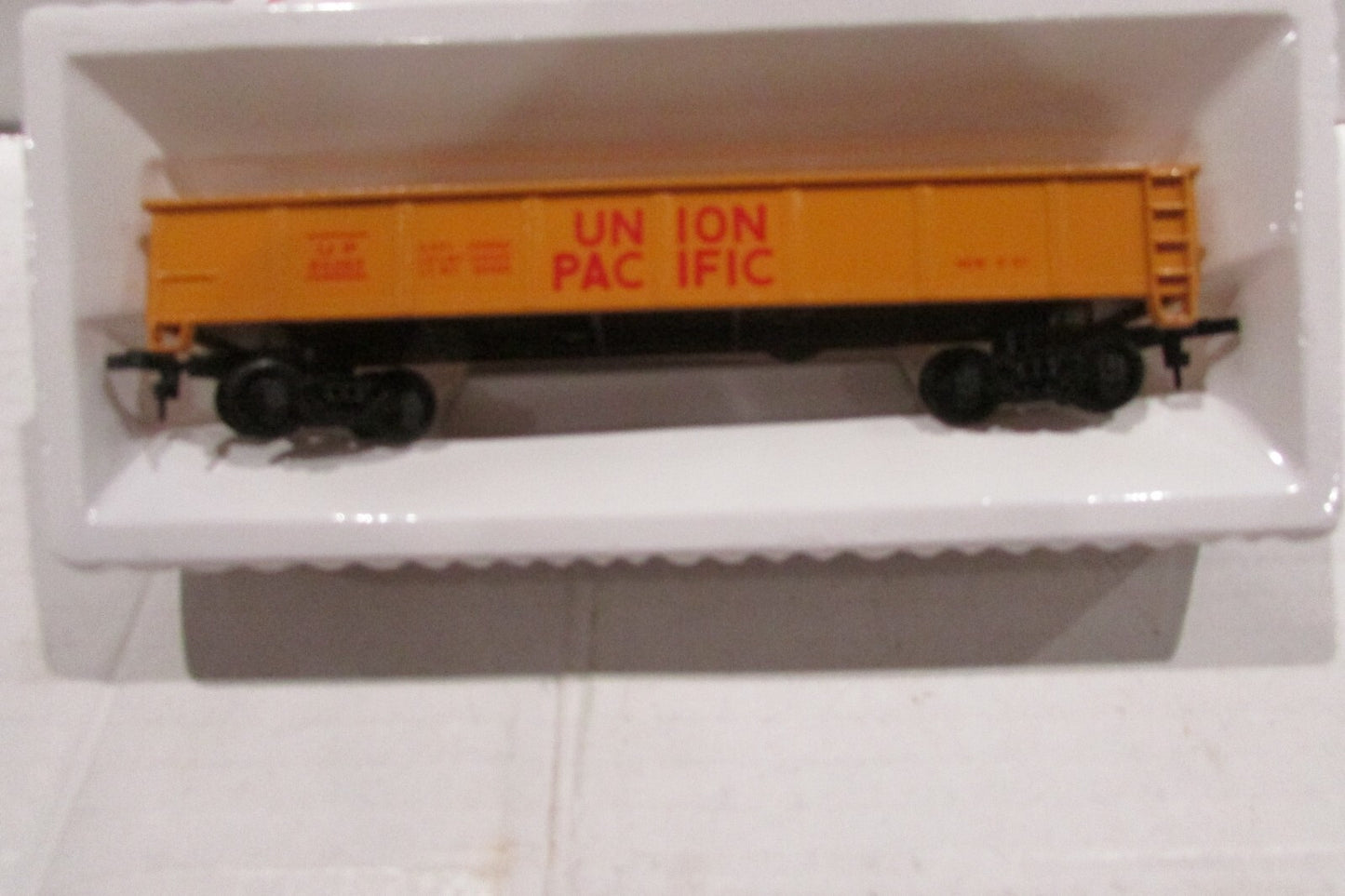 Ho Scale Bachmann (3) Assorted Union Pacific Cars Lot#3429