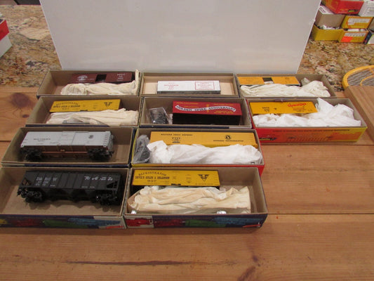 HO Scale Roundhouse Assorted Freight Cars Kits (10) Lot#1992